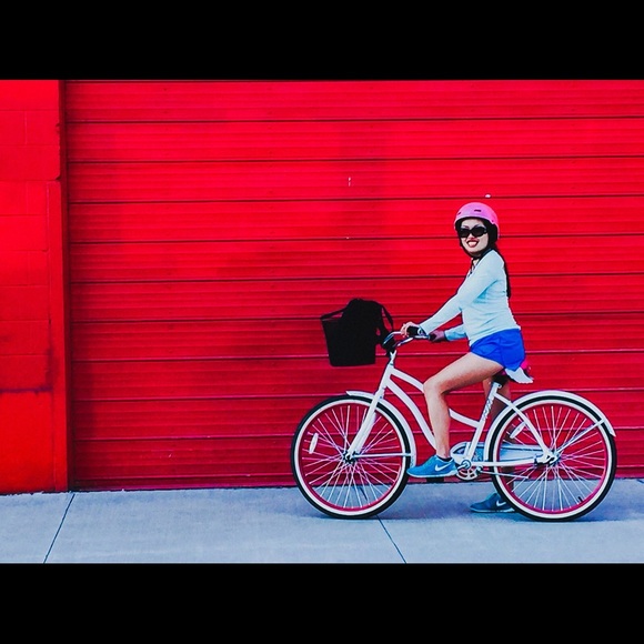 Meet your Posher, Nicole - Picture 1 of 1